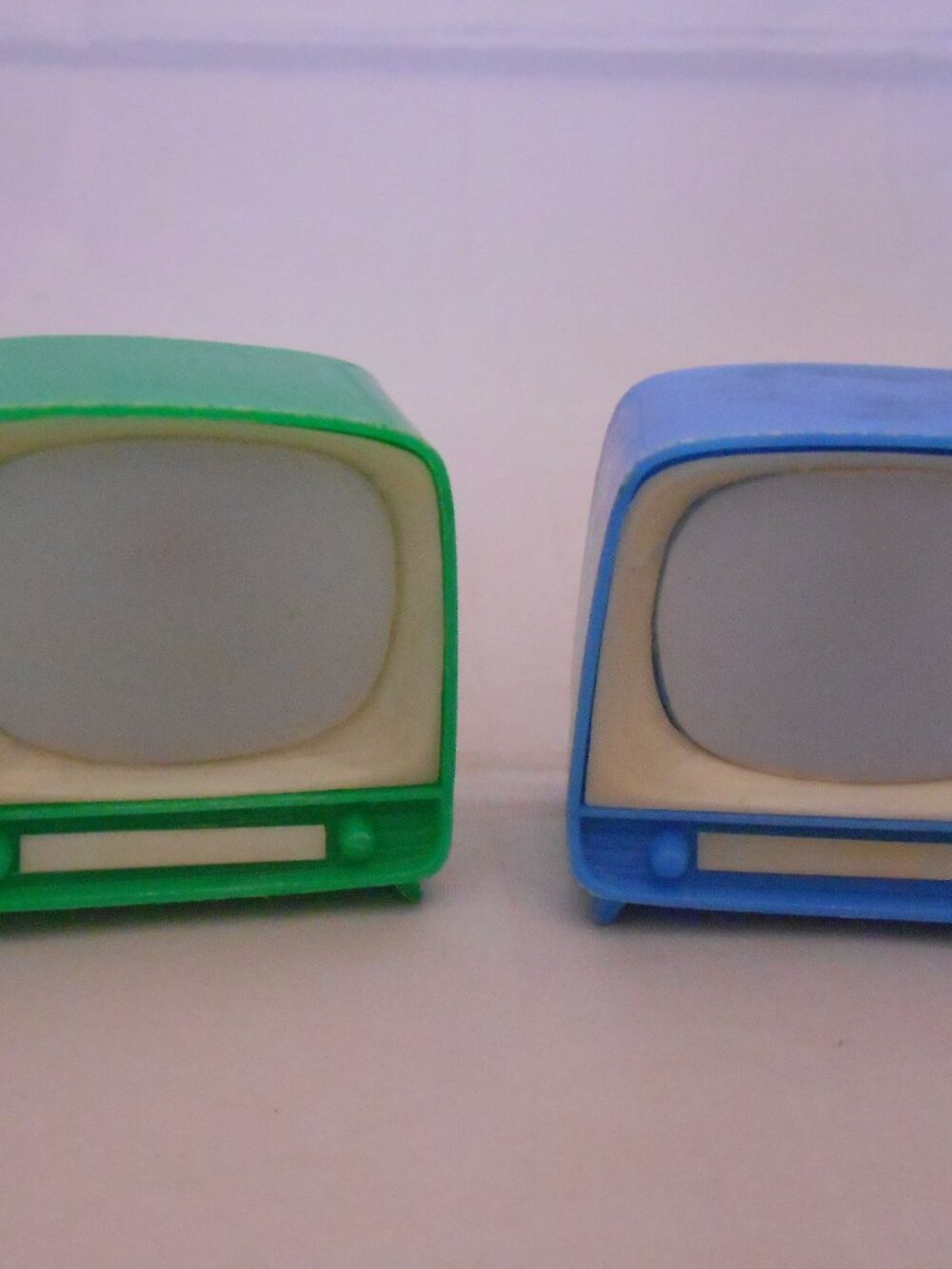 Vintage Garden Of The Gods Souvenir View Finder Televisions, Blue/Green, Photos